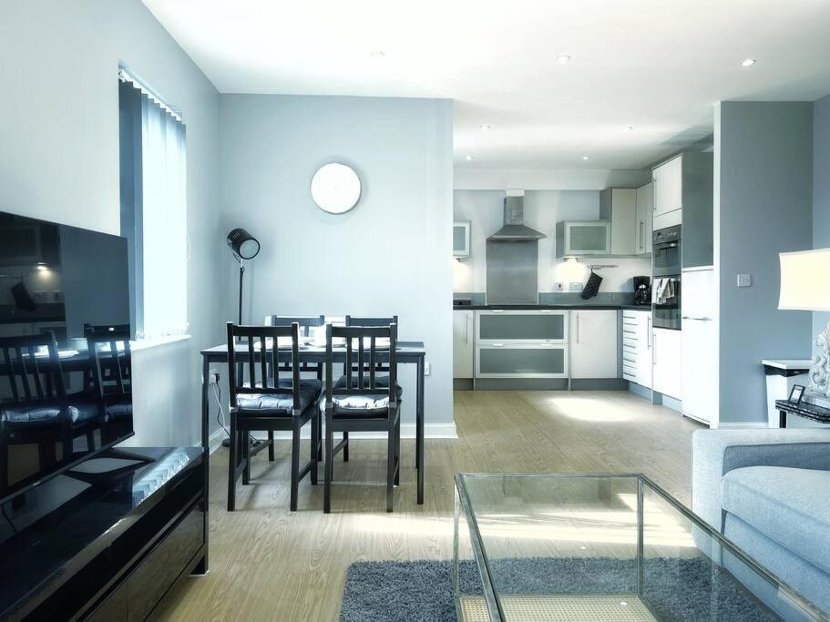 Апартаменти New Luxurious And Business Apt Свонсі Екстер'єр фото