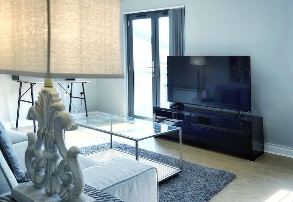 Апартаменти New Luxurious And Business Apt Свонсі Екстер'єр фото