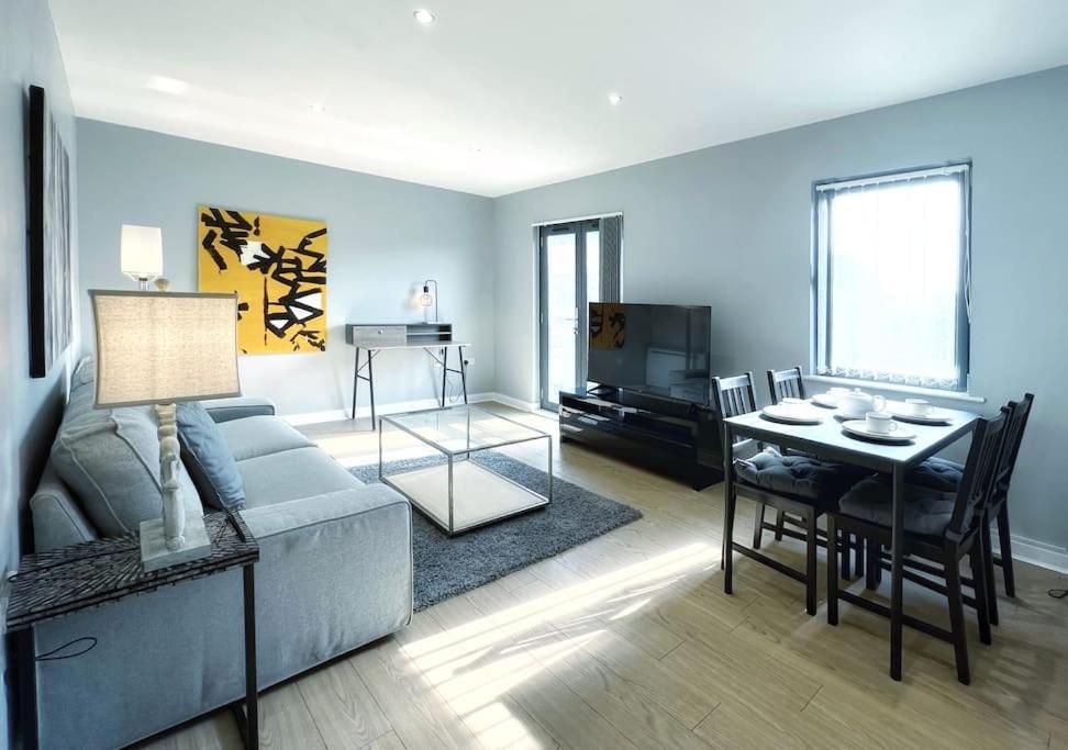 Апартаменти New Luxurious And Business Apt Свонсі Екстер'єр фото